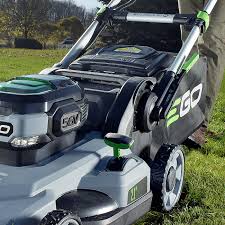 Watch the videos below to learn about our product offerings to make your lawn healthy. Power 52cm Push Mower