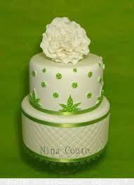 Gateau Blanc Et Vert Anis Deco En Pate A Sucre Atelier Des Gourmandises