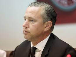 Laurențiu aurelian reghecampf is a romanian former professional footballer. New Al Wahda Coach Laurentiu Reghecampf Keen For Cups Football Gulf News