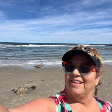 There's no denying it.. Ole Miss students are back! We've noticed these  green shirts the past few days, so stopped by to take a look for ourselves.  University and Student services go