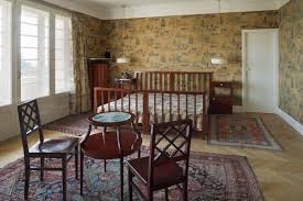 Essais gratuits de etudier | 1/ la villa muller a été conçue en 1928 (4 ans après schröder) par adolf loos et karel lhota (architectes) 2 biographie adolf ziegler: Adolf Loos S Villa Muller Explore His Iconic Prague House
