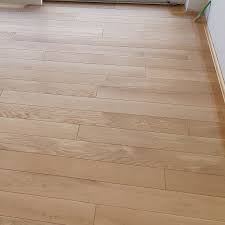 Il parquet in legno è un must da sempre in fatto di pavimentazione classica e raffinata, caldo e naturalmente in caso di parquet in cucina e in bagno è norma obbligata non lasciare acqua sul. Parquet Massello Offerte