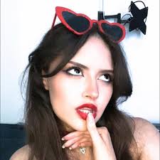 Agatha Herrera updated her profile picture.