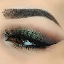 Dicht am wimpernrand von außen nach innen den lidschatten rund um das auge auftragen. Grune Smokey Augen Ideen 2019 Frisuren Frauen Augen Grun Make Up Augen