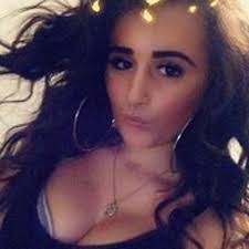 Kimberley Austin's Instagram, Twitter & Facebook