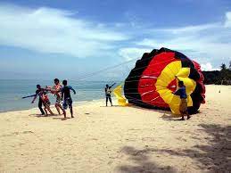 Batu ferringhi terletak di pinggiran kota george town, penang malaysia. Tarikan Apa Ada Di Pantai Batu Feringghi 2021 Tips Peta Lokasi
