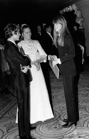 Le Couple Francoise Hardy Et Jacques Dutronc En 5 Cliches Vintage En 2020 Dutronc Jacques Dutronc Francoise Hardy