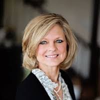 Lori Edinger's Instagram, Twitter & Facebook