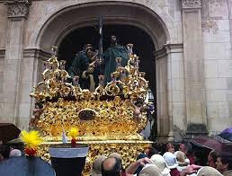 Primitiva archicofradía pontificia y real hermandad de nazarenos de la sagrada entrada en jerusalén, santísimo cristo del amor, ntra. Semana Santa Sevilla 2013 La Lluvia Desbarata El Domingo Elmundo Es