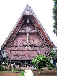 Batak toba culture centres on lake toba and the sacred island of samosir that lies within it. Pin On Culture Original
