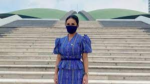 Gaya krisdayanti dengan tenunan adat : Krisdayanti Makin Rajin Perkenalkan Kain Adat Timor Leste Lifestyle Liputan6 Com