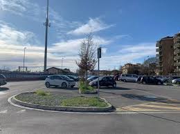La stazione ha fatto parte del gruppo di infrastrutture gestite da centostazioni, l'azienda partecipata da ferrovie dello stato italiane, nata per riqualificare, valorizzare e gestire 103 stazioni italiane. Parcheggio Stazione A Treviglio Cosi Si Creano Pendolari Di Serie B Corriere It