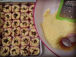 Biskut almond london merupakan biskut raya wajib bagi hampir setiap keluarga yang menyambut hari raya aidilfitri dan. Resepi Kuih Sarang Semut Sukatan Cawan Galeri Resepi