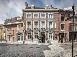 The hotel features 149 rooms, a restaurant, indoor pool and meeting rooms directly situated next to the hotel garden. Die 10 Besten Hotels In Maastricht Niederlande Ab 55