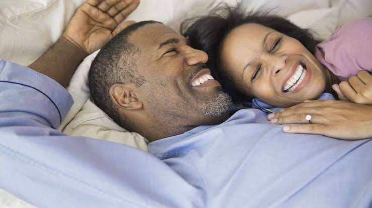 Resultado de imagem para Older black couple smile"