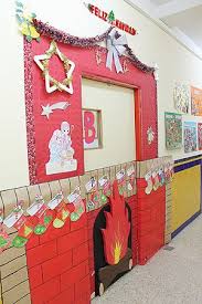 как украсить дверь в детском саду на новый год Pin De Anastasiya En Novyj God Escenografia Navidad Decoracion Puertas Navidad Arte De Navidad