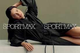 The ss21 sportmax runway collection evolves in a sequence of dualities. Usine Somme Melange Sportmax Code Autunno Inverno 2017 Eschap Org