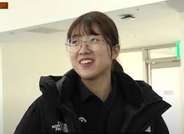 류호정 페미 같은 모습은 없다.숏컷·염색 변신해 안산 선수 논란에 일침. Rsxjauisthykym