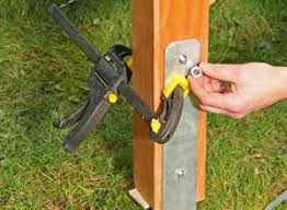 Anleitung H Pfostenanker Fur Holzpfosten Einbetonieren Diy Info Holzpfosten Pfosten Holz Pavillon