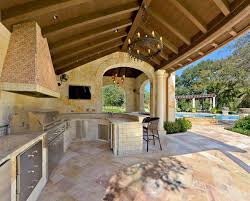 outdoor kitchen designs featuring pizza