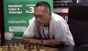 Dadang's account dewa_kipas, while gothamchess is a chess player and youtuber/streamer the gothamchess vs dewa_kipas chess match page on chess.com was flooded with comments. Dwwqga1s8qth3m