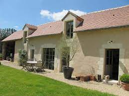 Avant d'acheter une maison à vendre, il est conseillé de consulter un conseiller en droit immobilier, soit un avocat ou un notaire, pour vous aider a remplir une offre d'achat, une contre proposition ou à accepter une offre d'achat afin d'éviter les problèmes. Saint Leger En Yvelines Maison A Vendre Maison Achat Maison