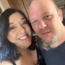 Are there restaurants in Lake Havasu City that serve seafood boils and  Hawaiian BBQ?