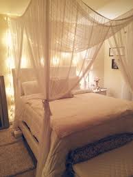 christmas time has begun in my room xo megan cibinlikli yataklar oturma odasi takimlari hayallerdeki odalar