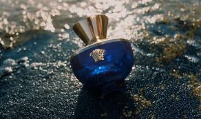 Explore new scents, presented in sculptural bottles embellished by heritage accents. Fragrances World Of Versace Official Website