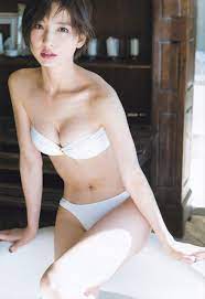 交際0日で結婚した元AKB篠田麻里子、ベッドイン姿のエロスオーラがすごいw - エロチカ
