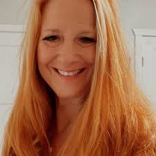 Tina Marshall's Instagram, Twitter & Facebook