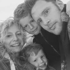 Adrian Hammond (@adi3093)