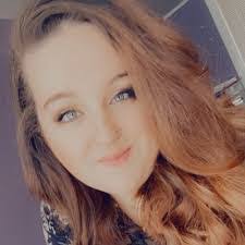 Tara Hemingway's Instagram, Twitter & Facebook