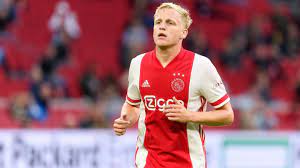 Signed from afc ajax for £25 million 12 months ago, it is safe to say donny van de beek's debut season at manchester united has not set the world alight. Donny Van De Beek Wird Ajax Im Sommer Verlassen Manchester United In Der Pole Position