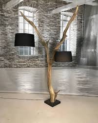 Stehlampe Aus Eichenzweig Mit Lampenschirmen Stehlampe Altholz Lampe Und Bogenlampe