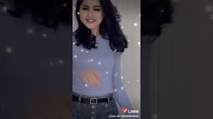 لما سمعت كلمة كسي كدت اقع على الأرض و أختي بالطبع مطلقة زال عنها حجاب الحياء بأول كلمة نيك.جاءت امامي بالضبط و فتحت رجليها حتى رايت كيلوتها الأسود و بعدين ازاحت الكيلوت عن جنب و قالت لي شو شايف ؟ قلت لها عمدا ما شايف شيء انت و يدك و الكيلوت حاجبين عني كل. Ø³ÙˆØ³Ùˆ ØªØ¹Ø§Ù„ÙŠ Ù‡Ø²ÙŠ Ø¨Ø®ØµØ±Ùƒ Youtube