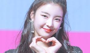 4 Female K Pop Idols That Prove Those Called Jisoo Are Idol Material Kpopmap Kpop Kdrama And Trend Stories Coverage İtzy lia ise hayranlar tarafından blackpink jisoo ve red velvet'ten irene'in karışımı gibi göründüğü söylenen bir isim olduğu için dikkat çekiyor. 4 female k pop idols that prove those