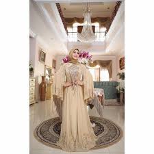 Subscribe rcti official youtube channel :gaya nyebrang ala syahrini diikuti oleh zaskia gotik, ayu ting ting, julia perez & raffi ahmad.entertainment. 7 Inspirasi Busana Lebaran Ala Syahrini Bikin Gayamu Cetar Dan Menawan Di Hari Raya