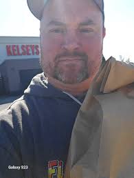 I am interested in ordering a tray you can let me know what time to pick up 