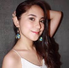 Handpainted Earrings by Neng