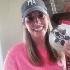 Angela Streater's Instagram, Twitter & Facebook