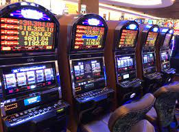 How to Win on Slot Machines - American Casino Guide Book