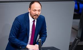 Wanderwitz hat der faz erklärt, dass in ostdeutschland viele menschen die afd wählen, weil sie nach der wende nicht in der demokratie angekommen seien. Nach Vorwurf An Ostdeutschen Cdu Politiker Kritisieren Wanderwitz