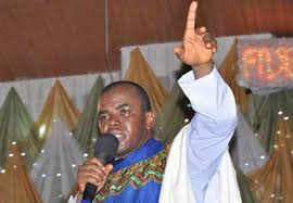 Ejike mbaka, catholic priest and spiritual director of adoration ministry, enugu, has accused the imo state governor, hope uzodinma of organizing the killing of imo state residents. 7lki6fqusuidnm