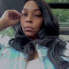 Gena Moss's Instagram, Twitter & Facebook