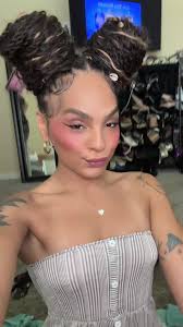 Mimi Smith (@itsmimimia444)