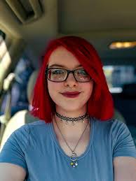 Hi everyone. 🙋🏻‍♀️ I'm new to this group. New to the photography  industry. I don't know how you were at the beginning, but I overcome any  clumsiness when it comes to starting