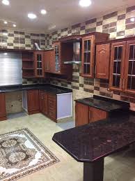 مطبخ المنيوم خشابي الكرزي مقطع إماراتي World Kitchens عالم المطابخ فيسبوك