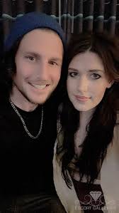 Escort for couples : kendra sparks escort