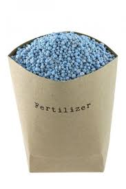 The best spring fertilizer for lawns is the one that you understand based on how your grass type moves through the spring and into summer. Fertilizer Application Times Best Time Of Day And Time Of Year For Fertilizing